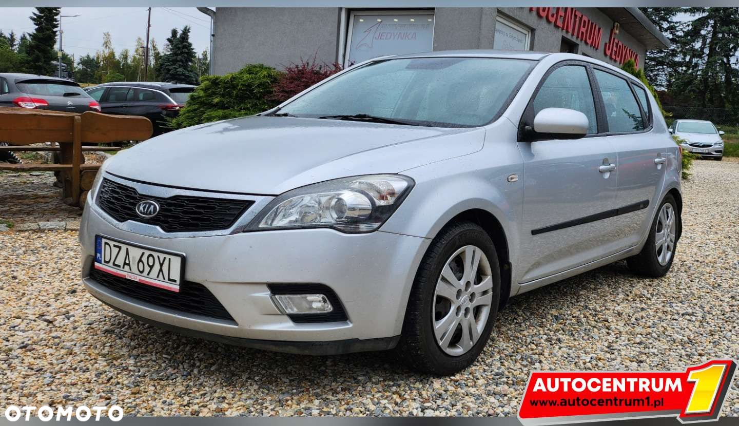 Kia Ceed - 12