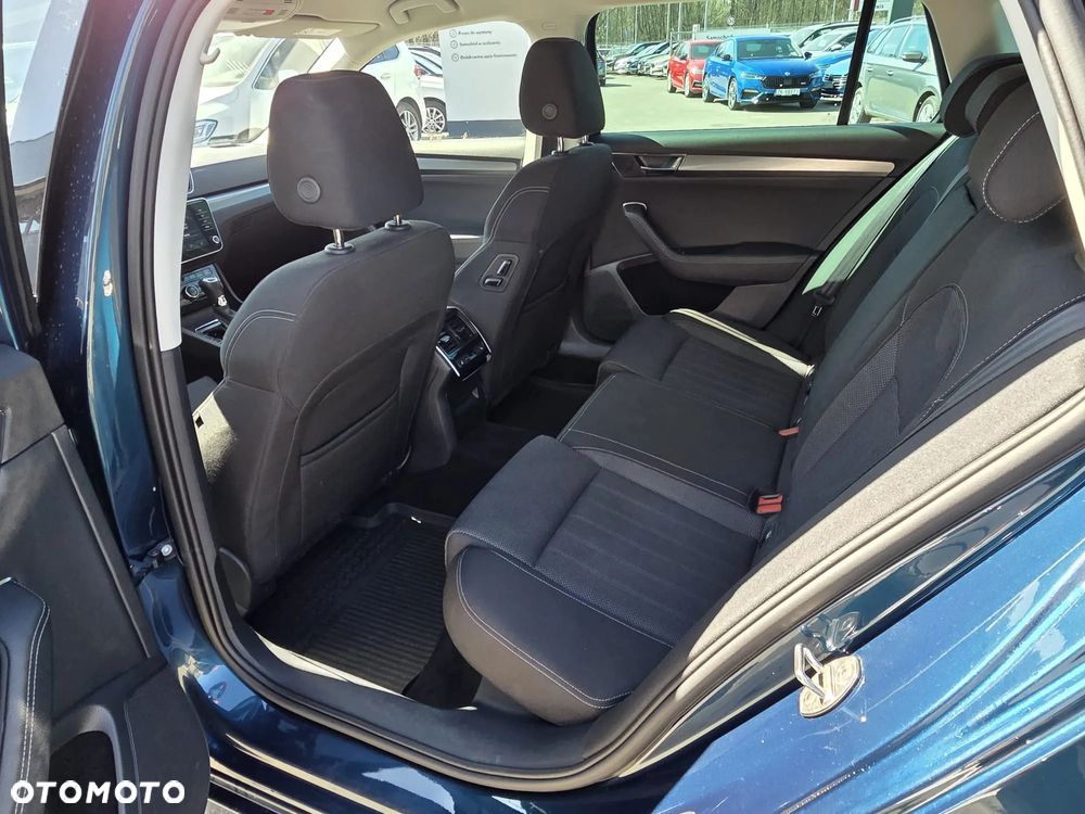 Skoda Superb 2.0 TDI SCR Sportline DSG - 23
