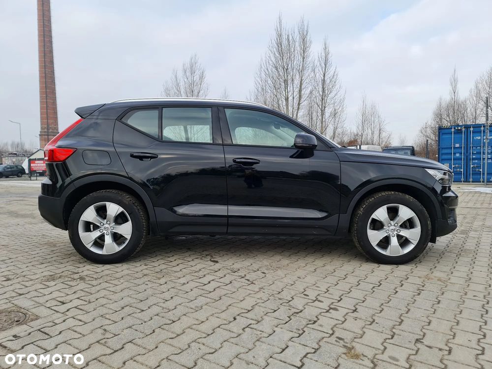 Volvo XC 40 D3 AWD Geartronic Momentum Pro - 4