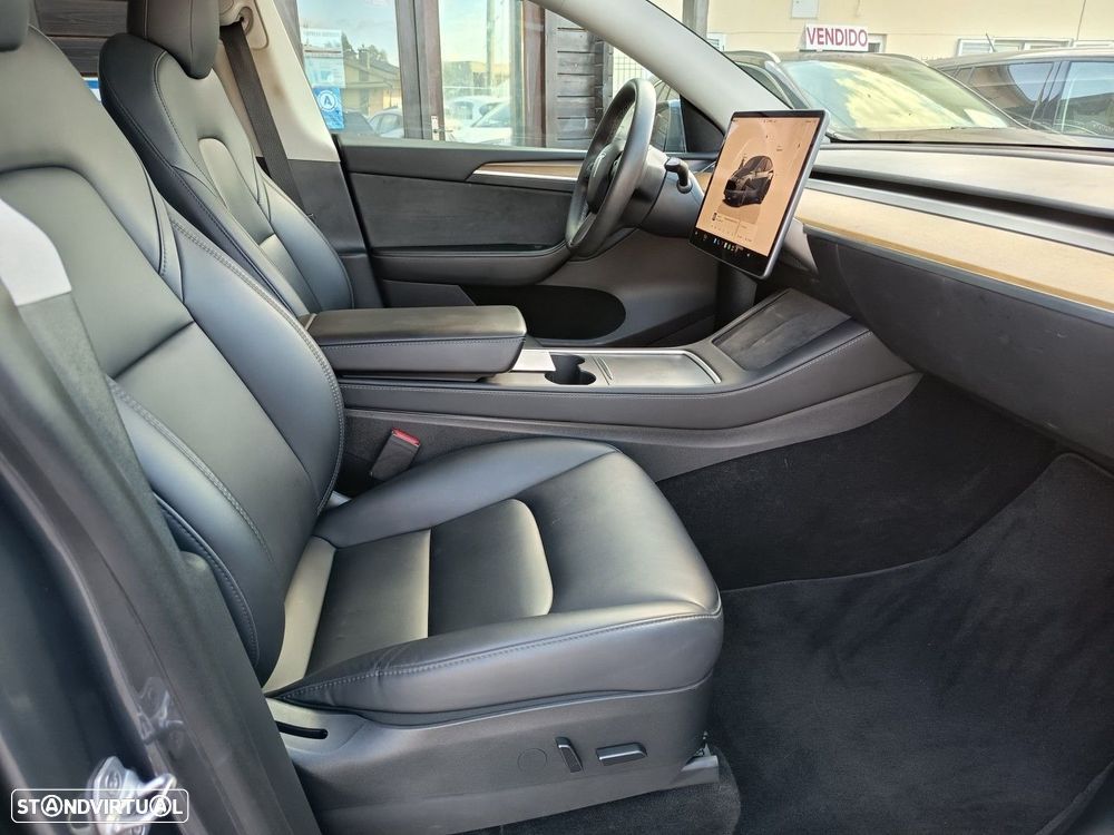 Tesla Model Y Long Range Tração Integral - 18