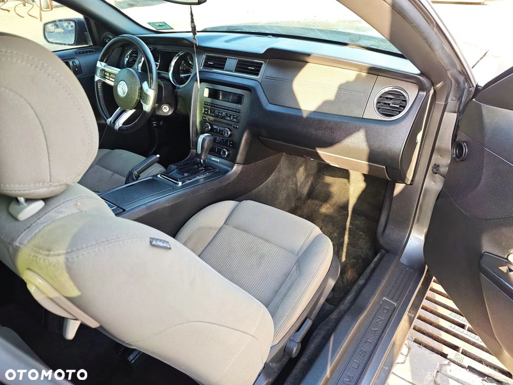 Ford Mustang 3.7 V6 - 8