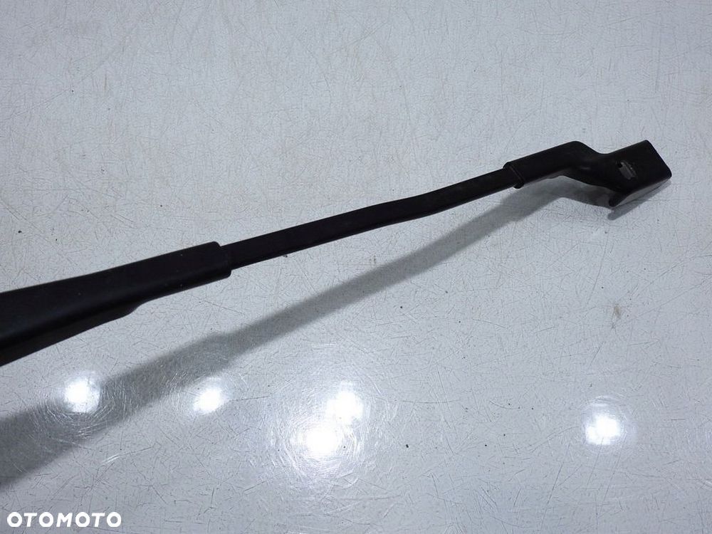 RAMIĘ WYCIERACZKI LEWE SKODA FABIA II - 4