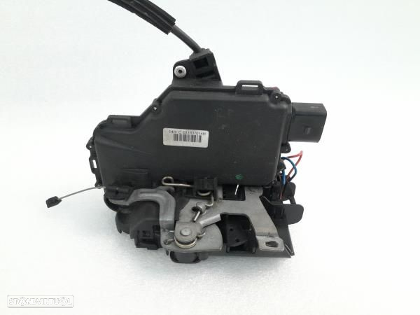 Fecho Porta Frente Dto Volkswagen Passat (3B2) - 3