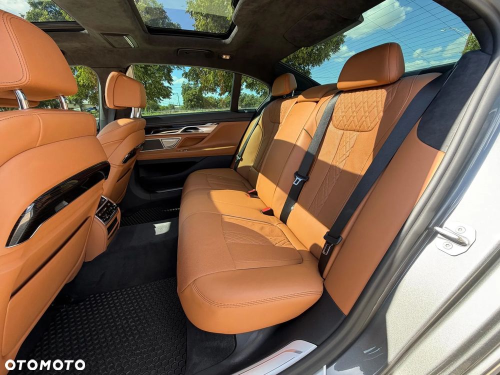 BMW Seria 7 - 18