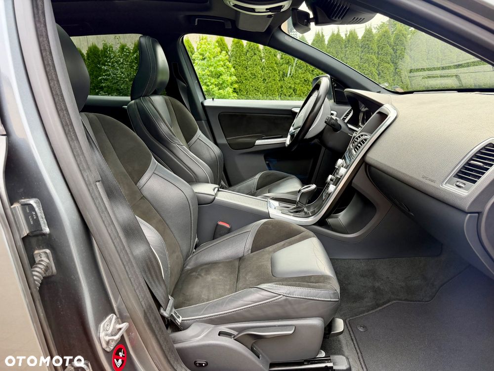 Volvo XC 60 D4 Drive-E R-Design Momentum - 32