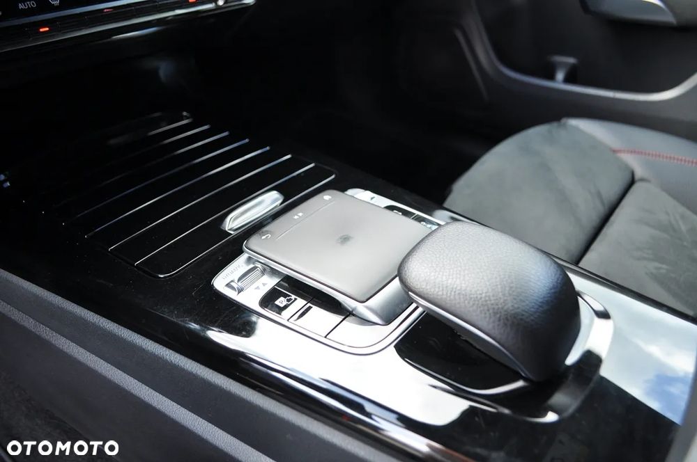 Mercedes-Benz CLA 200 AMG Line 7G-DCT - 18