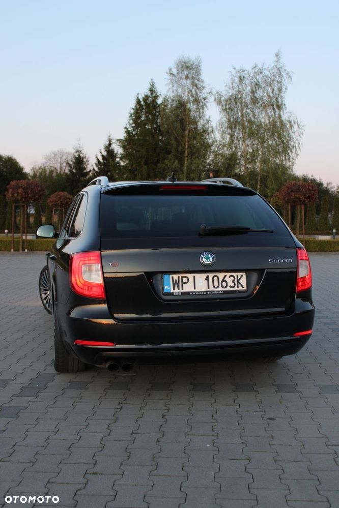 Skoda Superb 2.0 TDI L&K DSG - 19