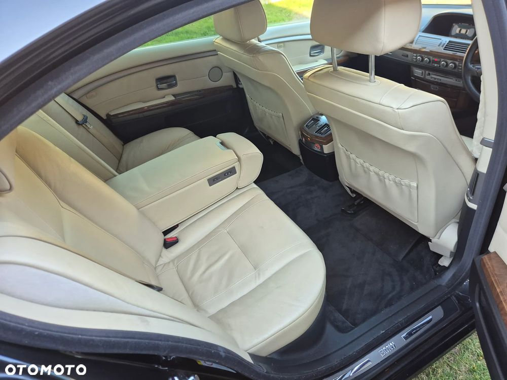 BMW Seria 7 - 22