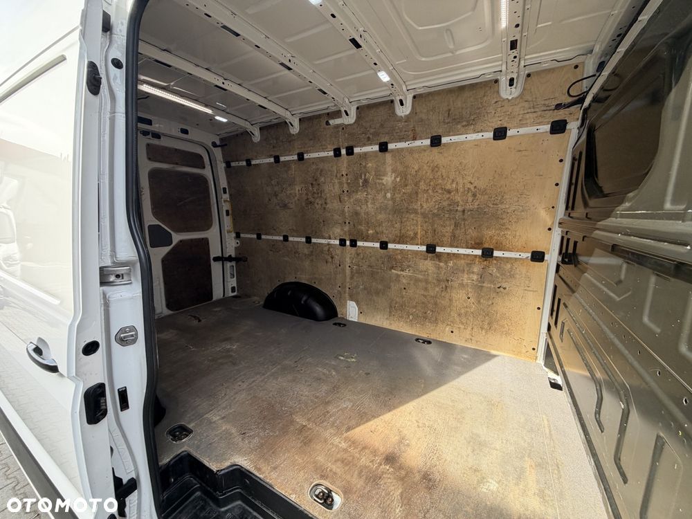 Volkswagen Crafter - 32