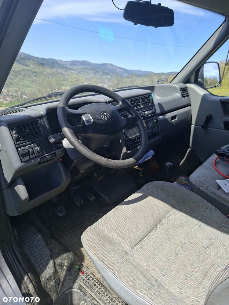 Volkswagen Transporter - 4