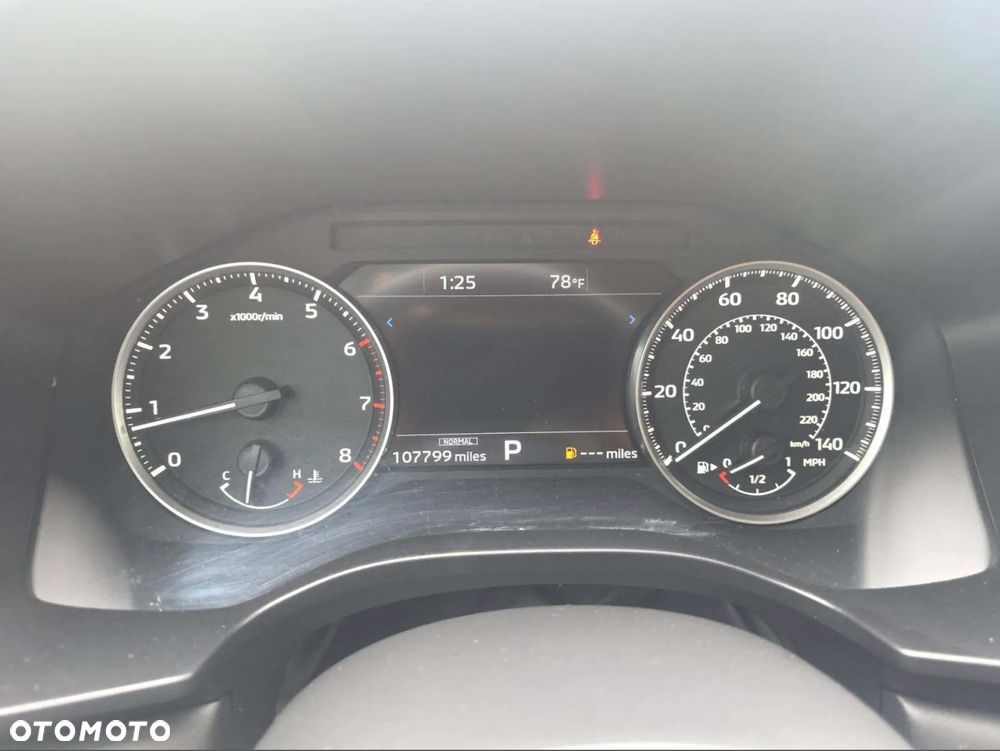 Mitsubishi Outlander - 10
