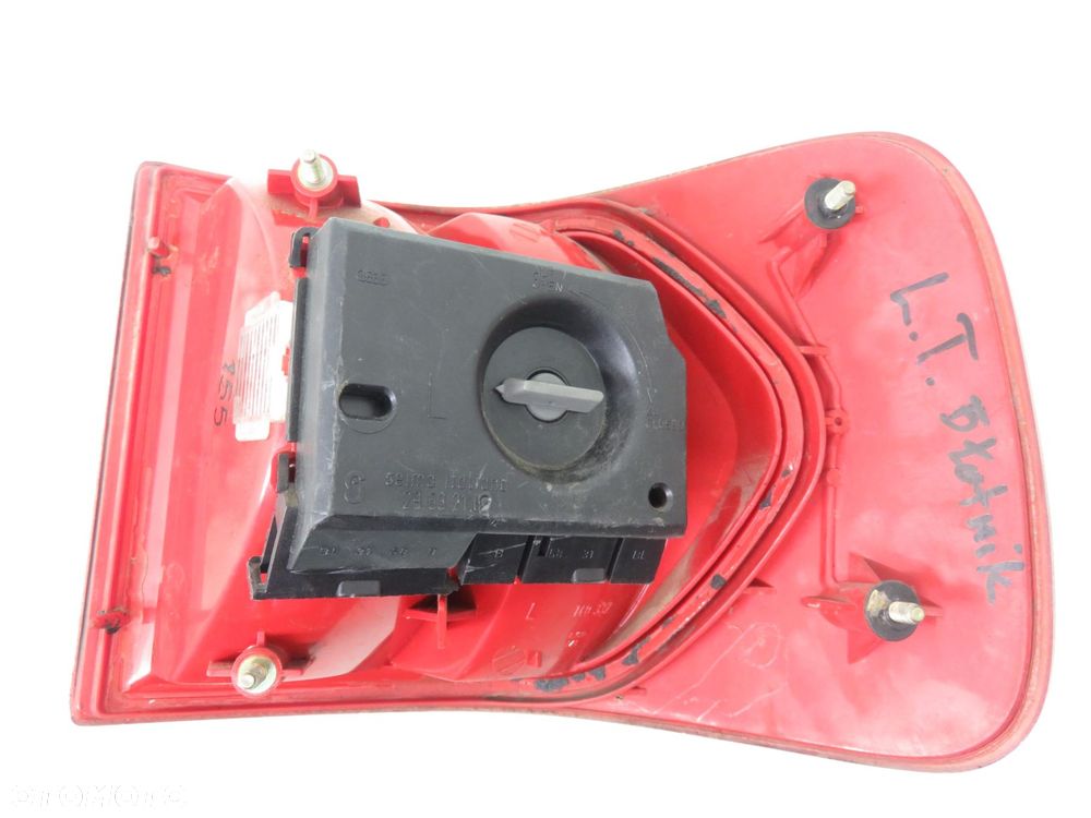 LAMPA LEWA TYLNA AUDI 80 B4 SEDAN 8A0945095E - 6