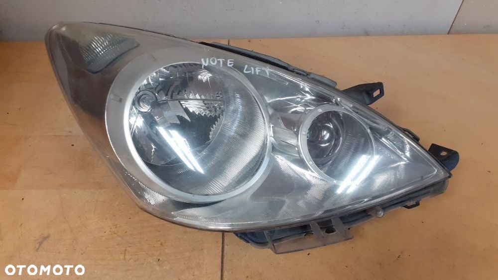 Reflektor prawy lampa prawa przednia przód Nissan Note I Lift E11 09-13 - 1