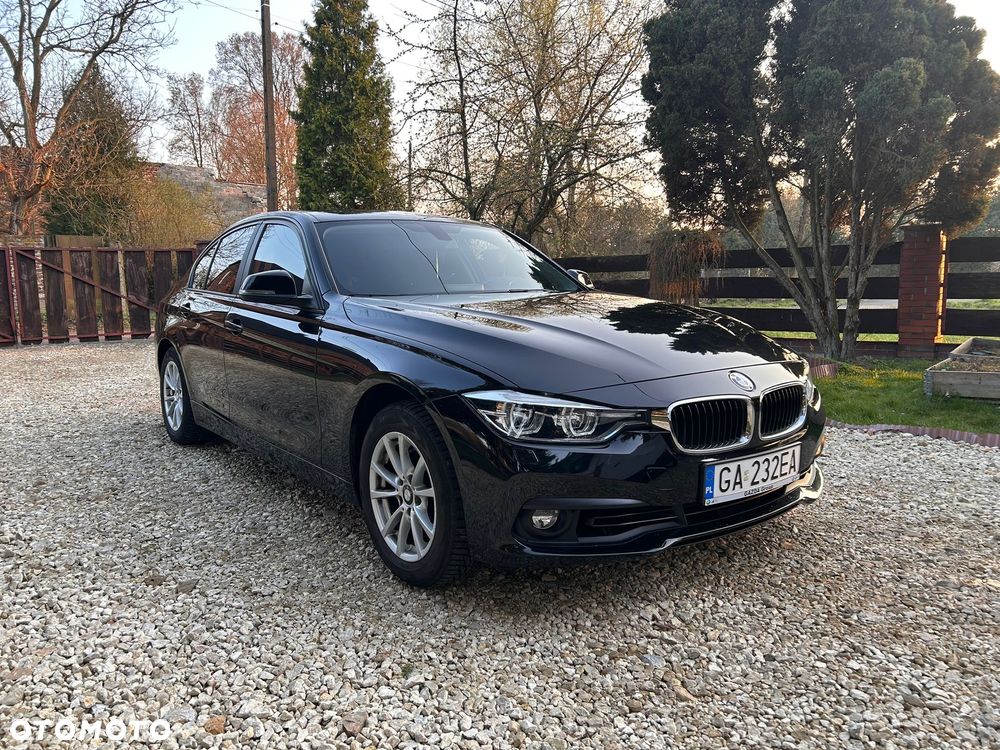 BMW Seria 3 318i - 2