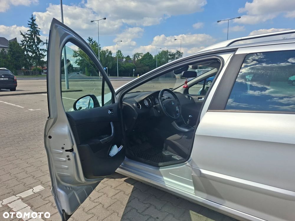 Peugeot 308 - 8