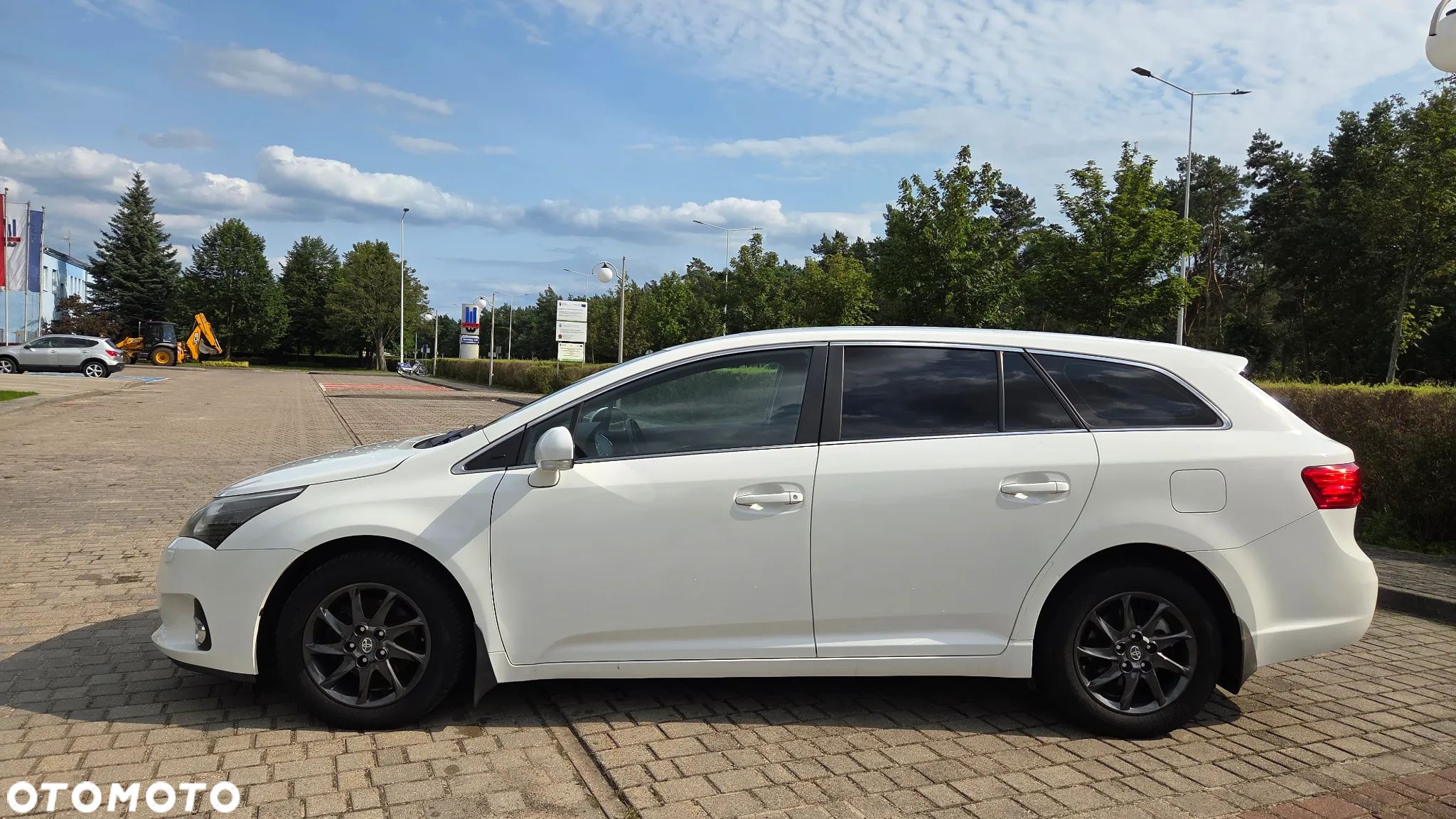 Toyota Avensis 2.0 D-4D Premium - 1