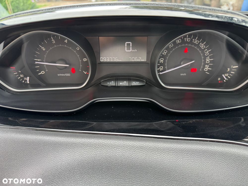 Peugeot 208 PureTech 82 Stop & Start Signature - 27