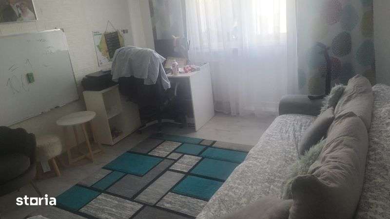 Apartament 3 camere de vanzare — fotografia 1