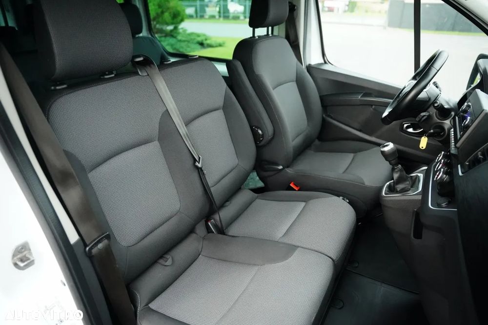 Renault TRAFIC III / AUTOBUZ / 9 LOCURI / 2022 / PRIMUL PROPRIETAR / REVIZAT - 29