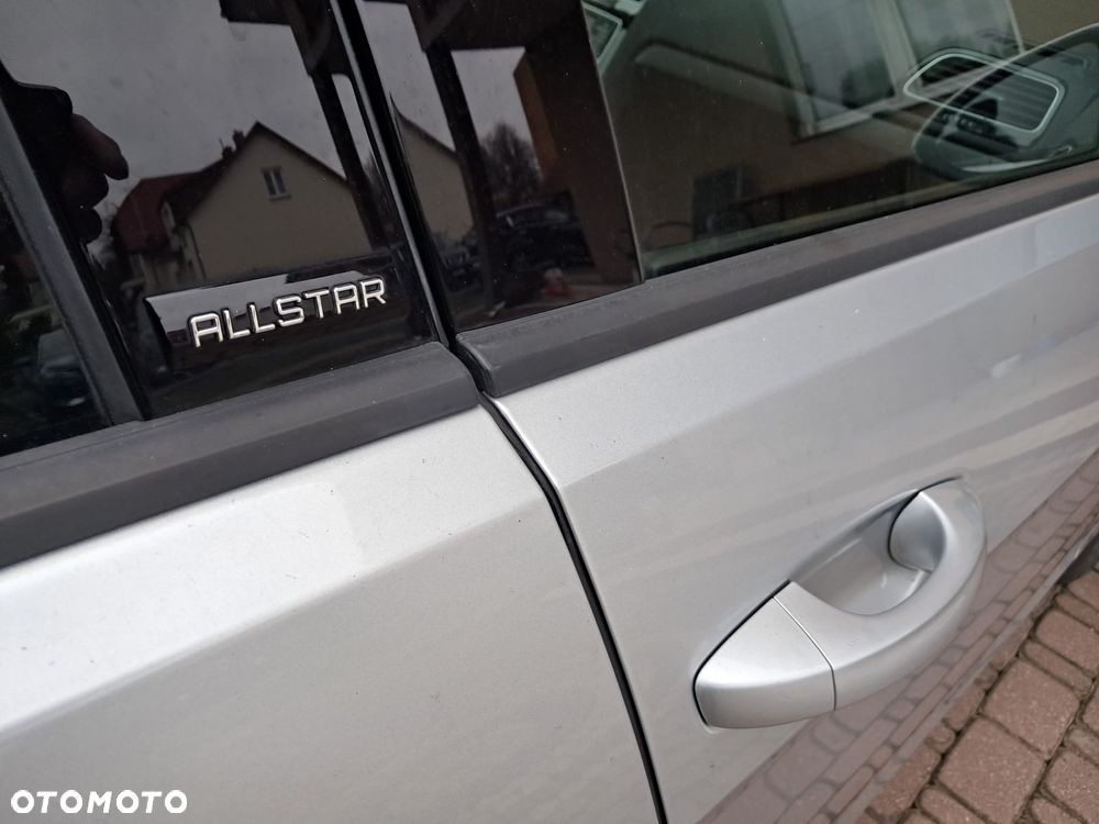 Volkswagen Golf 1.6 TDI BlueMotion Technology Allstar - 23