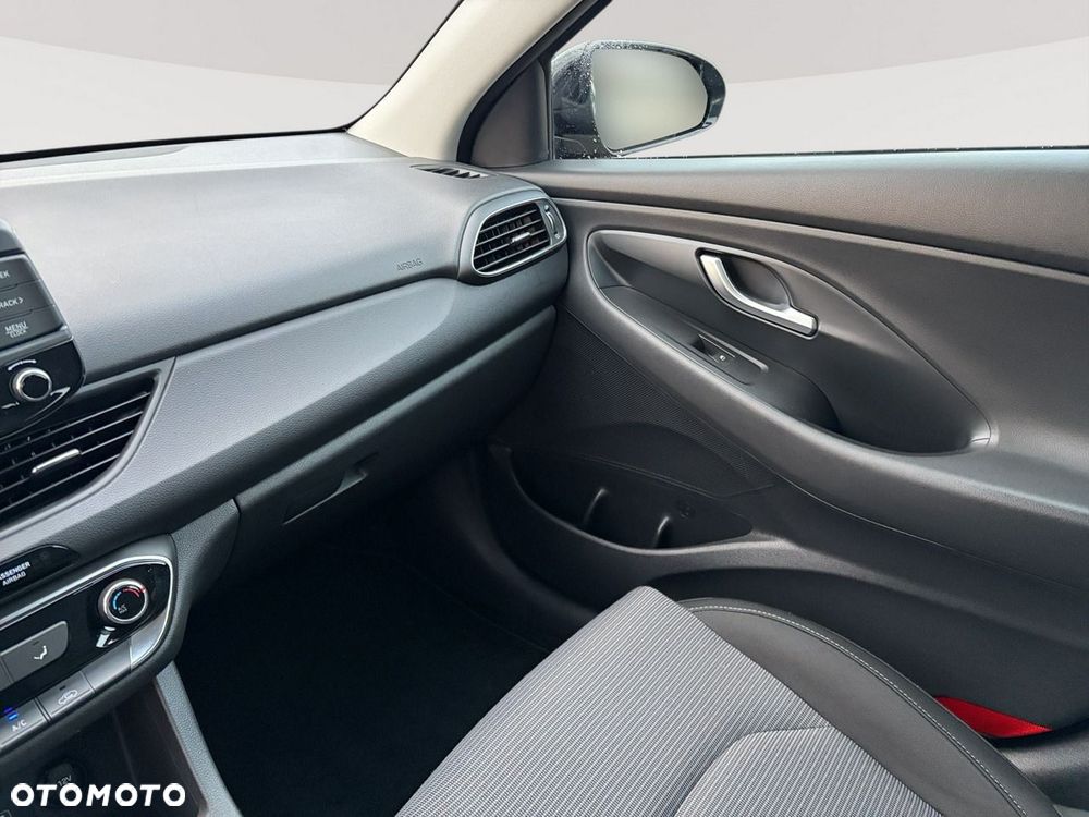 Hyundai i30 1.5 DPI Classic + - 18