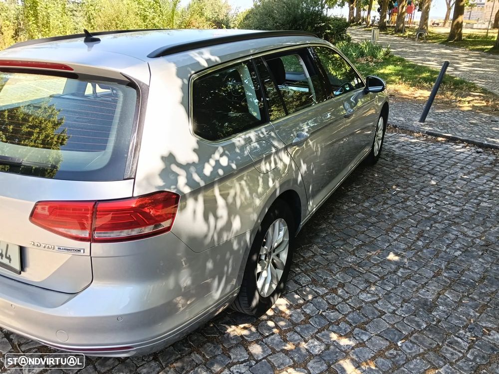 VW Passat Variant 2.0 TDI (BlueMotion ) Trendline - 4