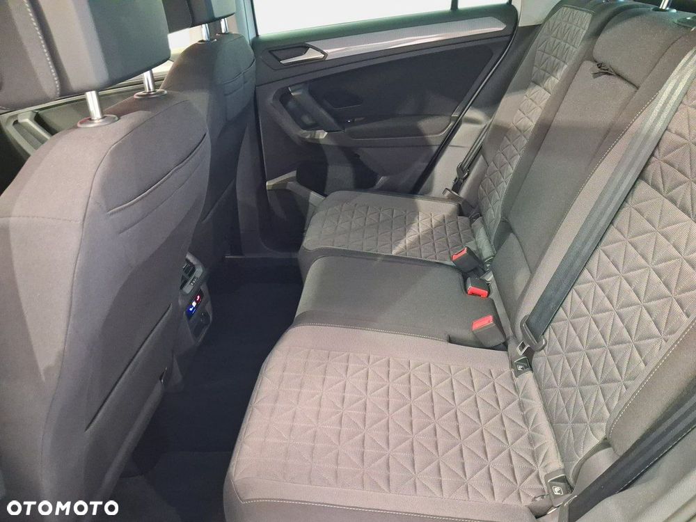 Volkswagen Tiguan - 14