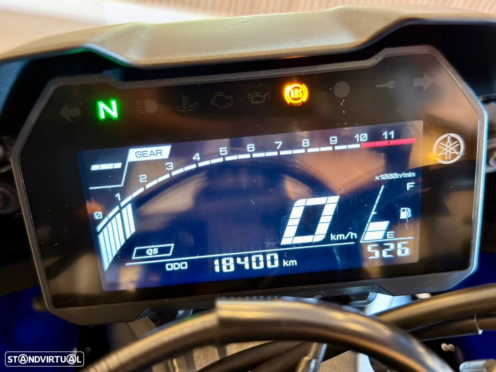 Yamaha YZF R7 - 3