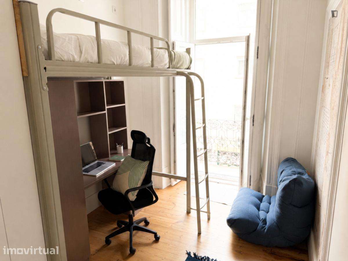 Quarto - localizado em Intendente Lisbon - Grande imagem: 2/13