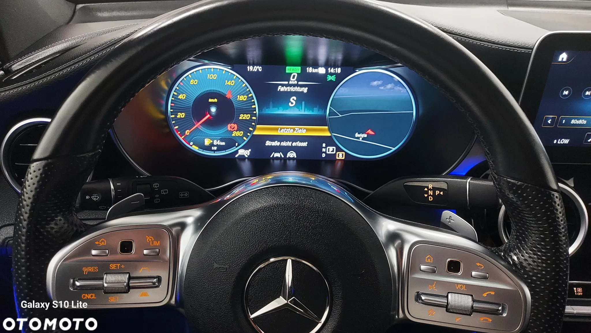 Mercedes-Benz GLC 300 d 4Matic 9G-TRONIC AMG Line Plus - 23