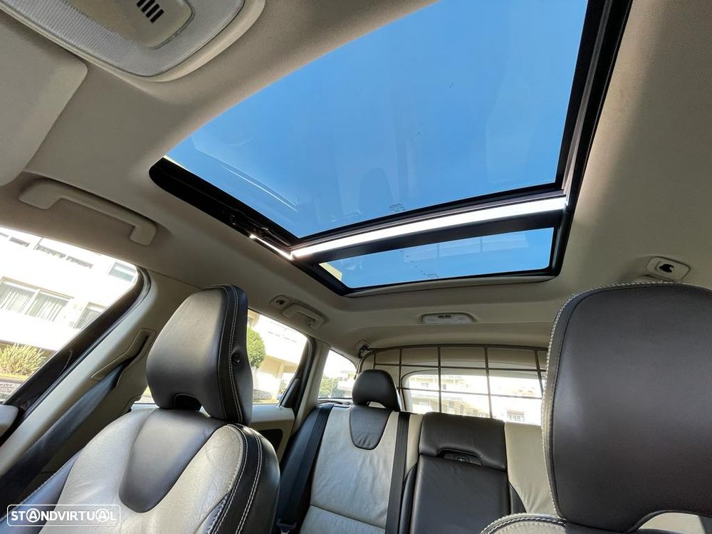 Volvo XC 60 D5 Summum Geartronic - 9