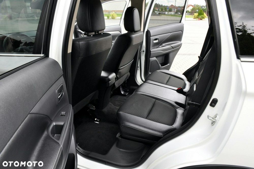 Mitsubishi Outlander - 21