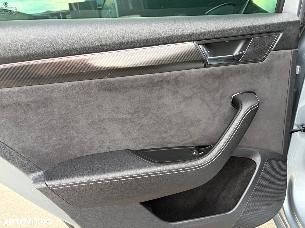 Skoda Superb 2.0 TDI DSG Sportline - 25