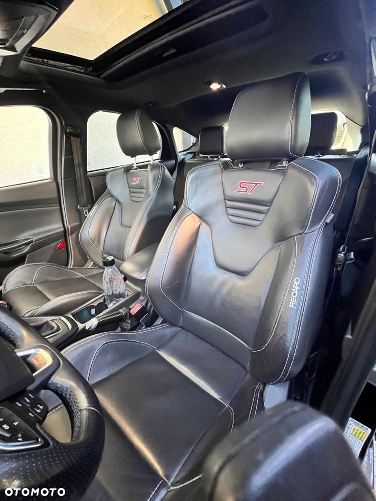 Ford Focus 2.0 EcoBoost ST-2 - 11