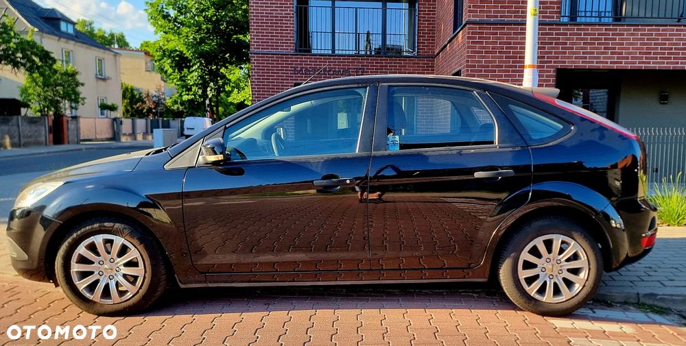 Ford Focus 1.6 Ambiente - 2