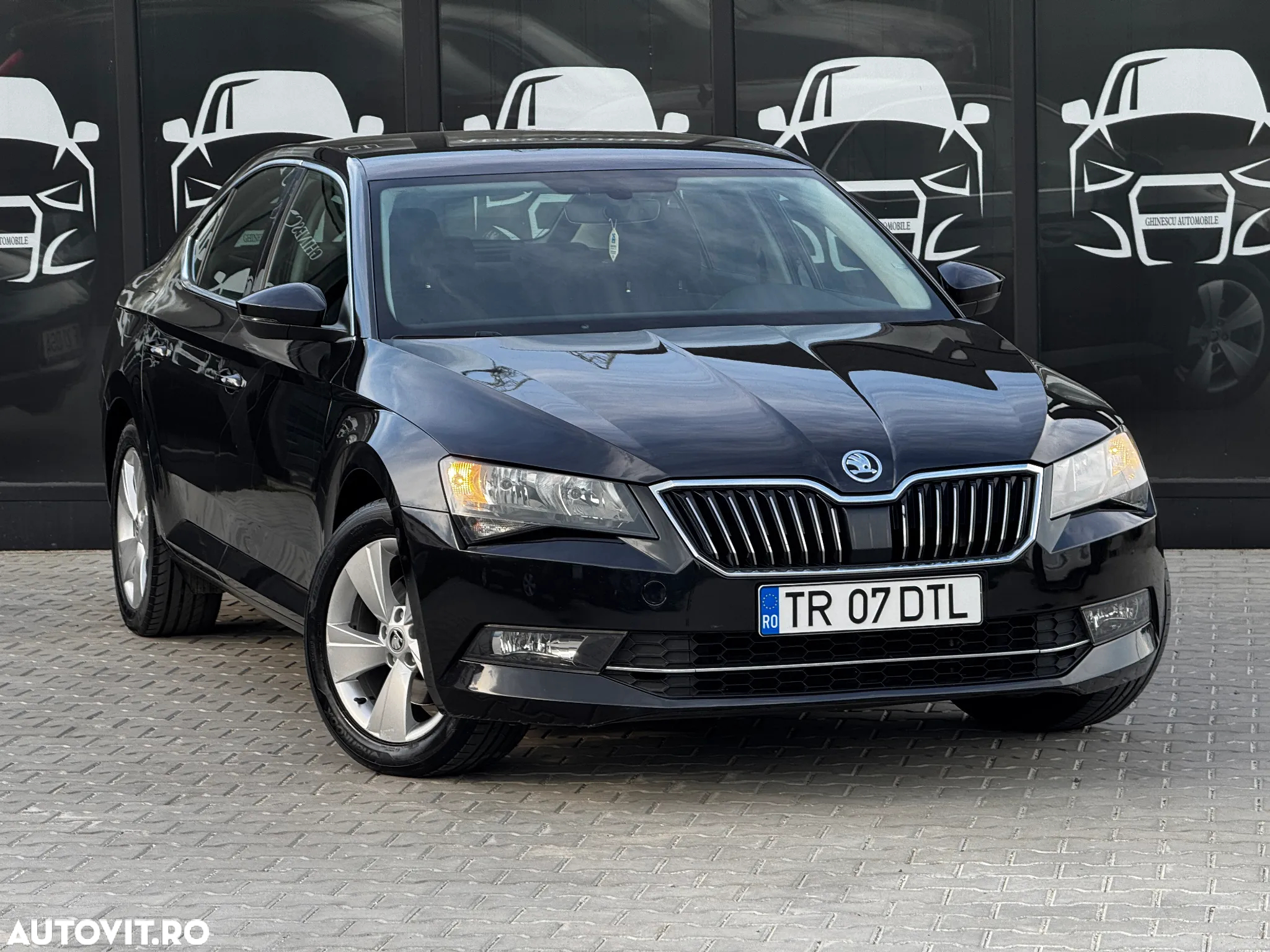 Skoda Superb 2.0 TDI Active - 4