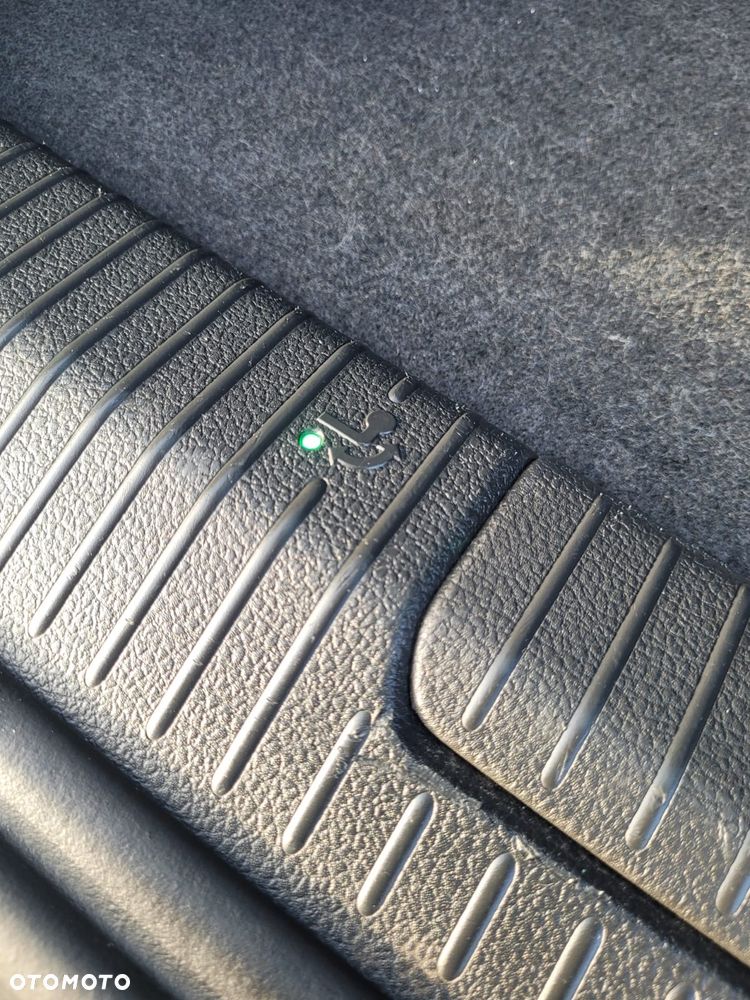 Volkswagen Golf Sportsvan 2.0 TDI (BlueMotion Technology) Highline - 23