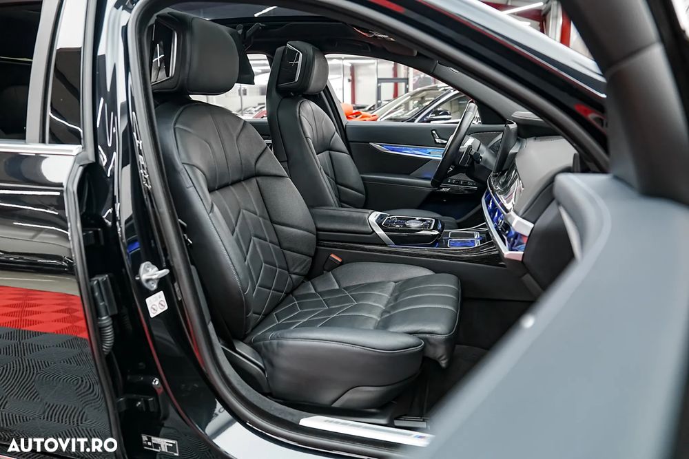 BMW Seria 7 - 8