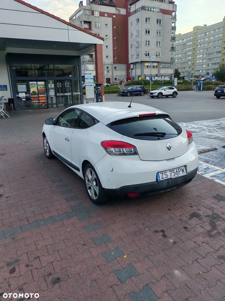 Renault Megane 2010 photo 2