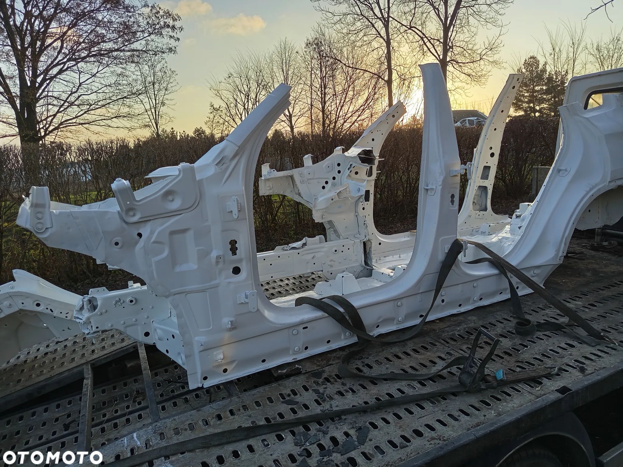 SŁUPEK A LEWY BMW X5 G05 F95 18- - 1