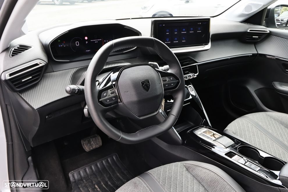 Peugeot 208 1.2 Hybrid Allure e-DCS6 - 12