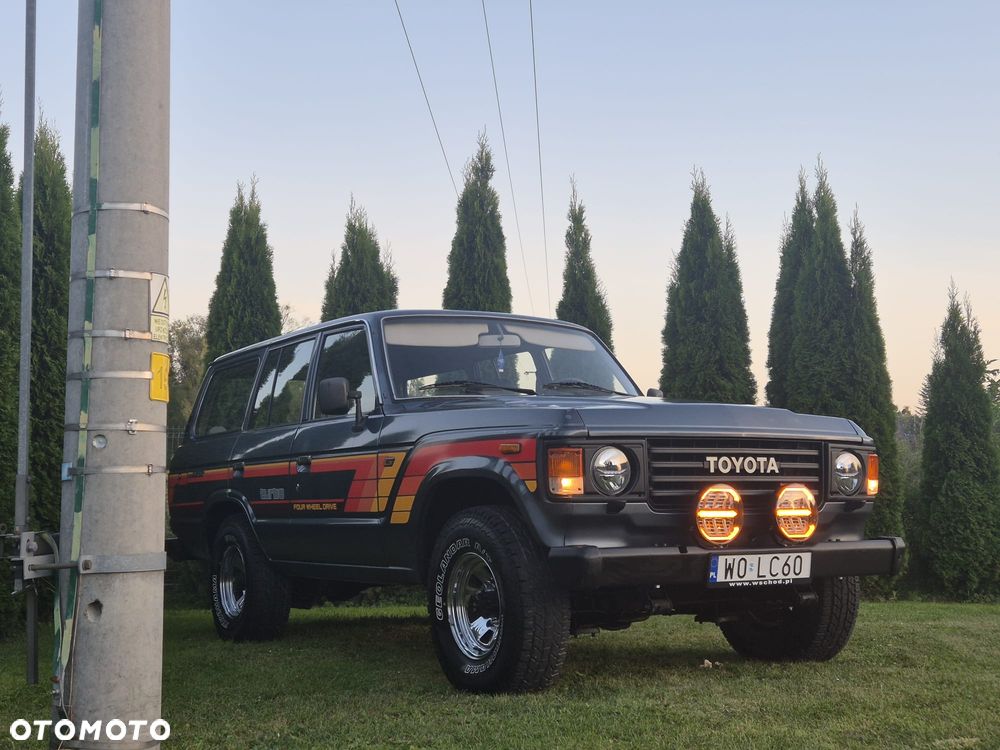 Toyota Land Cruiser - 2
