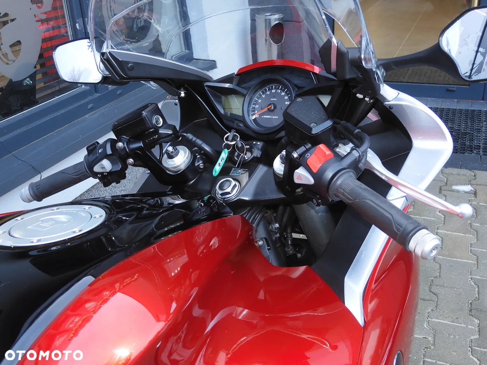 Honda VFR - 9