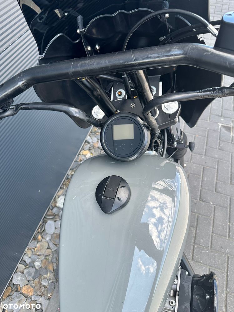 Yamaha XVS - 6