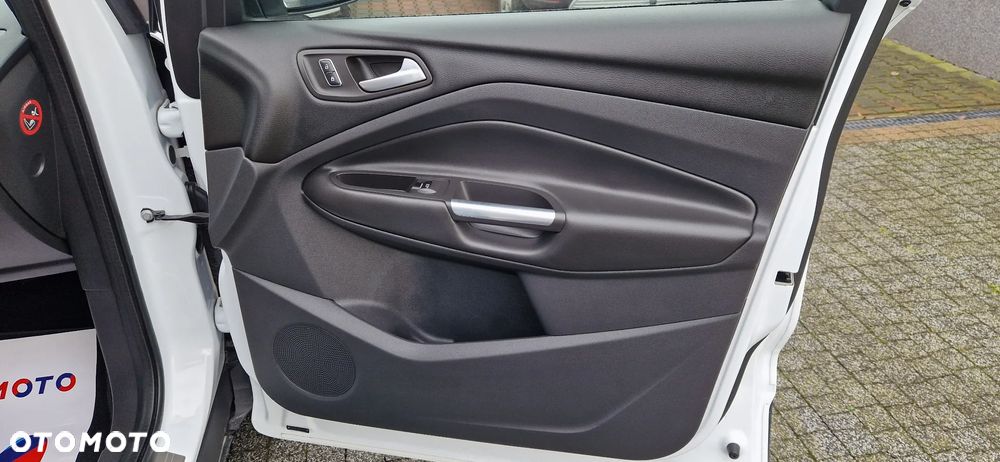 Ford Kuga 2.0 TDCi 4x2 Titanium - 27