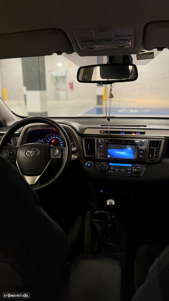Toyota RAV4 2.0 D-4D 4x2 S&S Comfort - 11