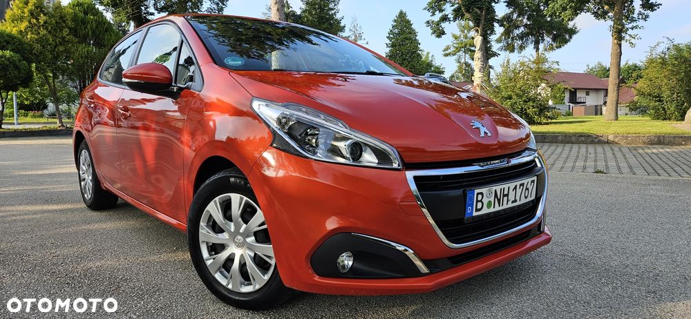 Peugeot 208 - 1