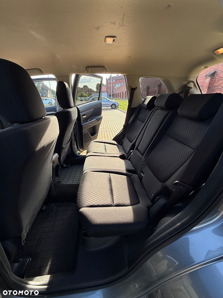 Mitsubishi Outlander 2.2 DI-D 4WD Intense - 18