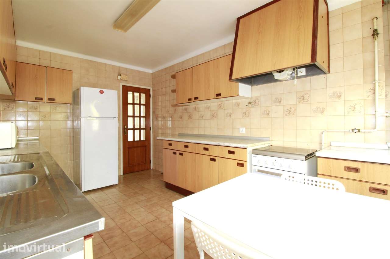 Apartamento T4 mobilado e equipada em Celas - Grande imagem: 4/13