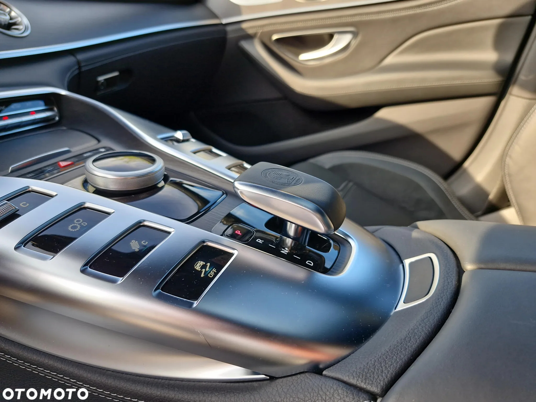 Mercedes-Benz AMG GT 43 4-Matic+ - 17